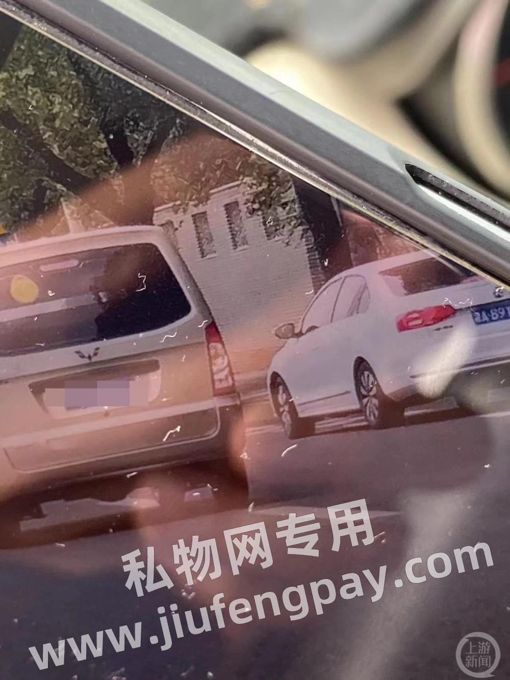 U559J2h911a1Znd9.jpg